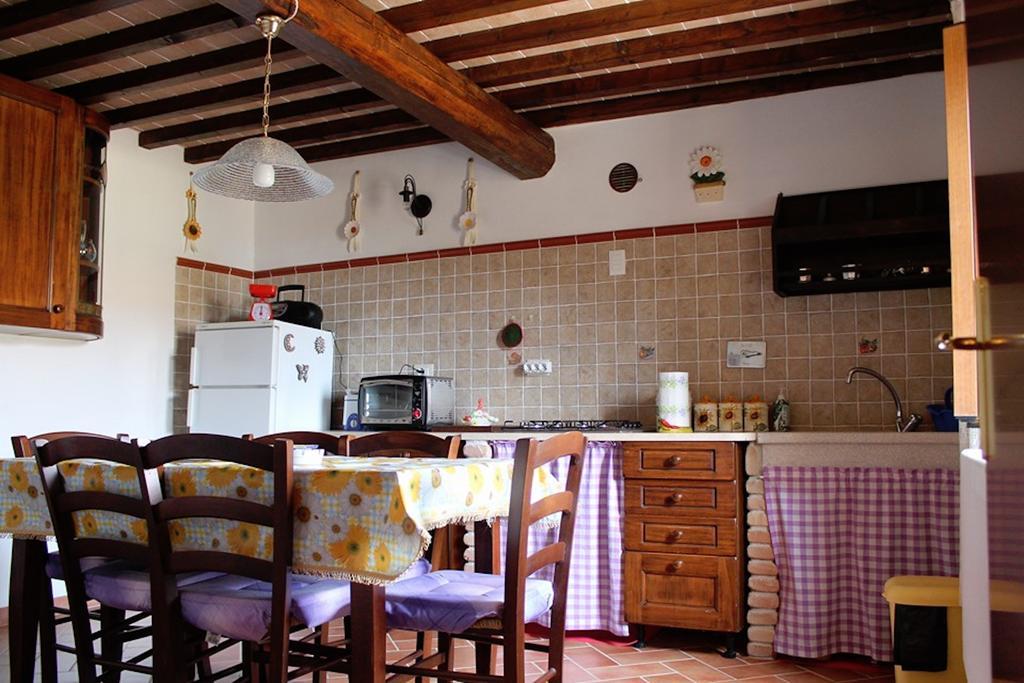 Casa Vacanze in Borgo Monteverdi Marittimo Esterno foto